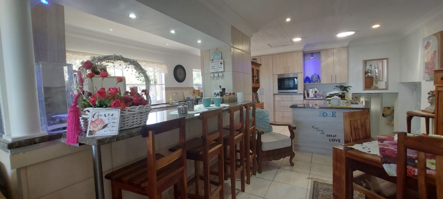 4 Bedroom Property for Sale in Wavecrest Eastern Cape